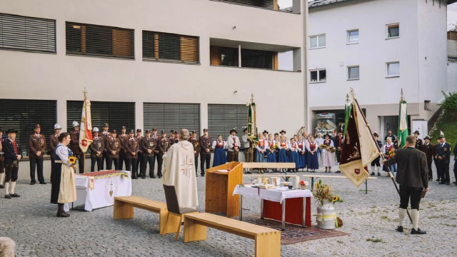 75-jähriges Jubiläum / Fahnen Segnung Jungbauernschaft Niederndorf Thumbnail